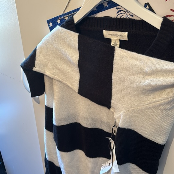 Treasure Bond black and white stripped fall sweater. New size large - Picture 4 of 10